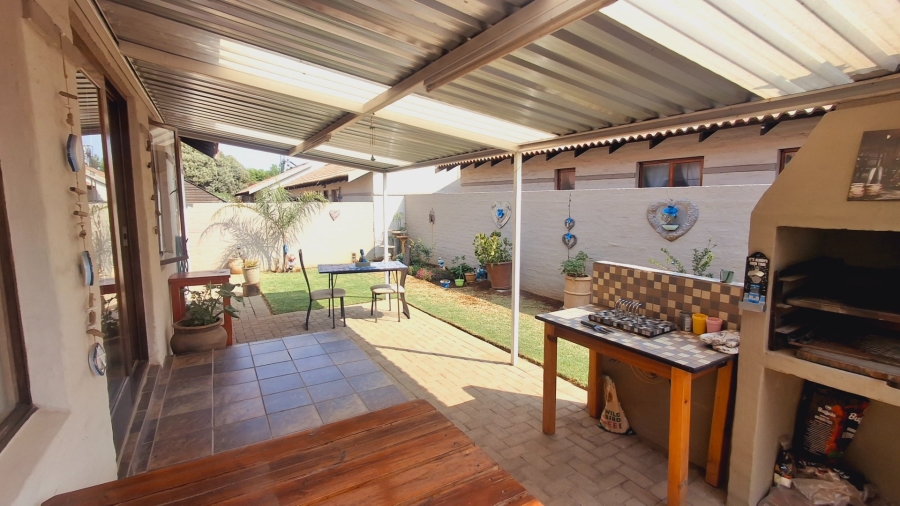 2 Bedroom Property for Sale in Vaalpark Free State